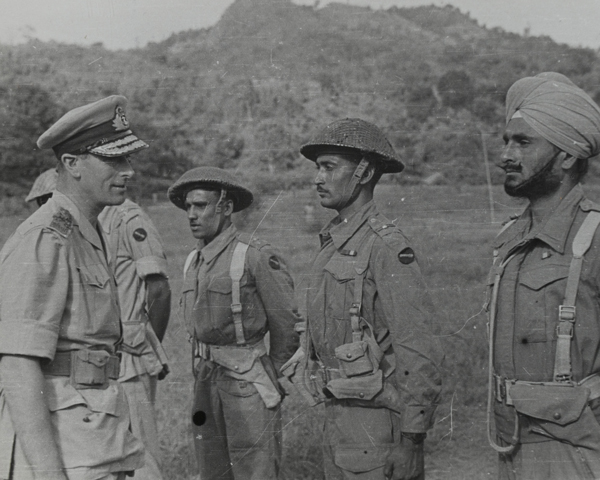 Louis Mountbatten, the last Viceroy of India, talking to Indian soldiers, 1945