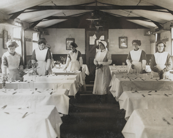 WAAC waitresses in France, 1917