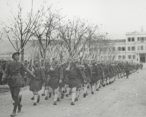 Greek soldiers arrive at Salonika, 1917