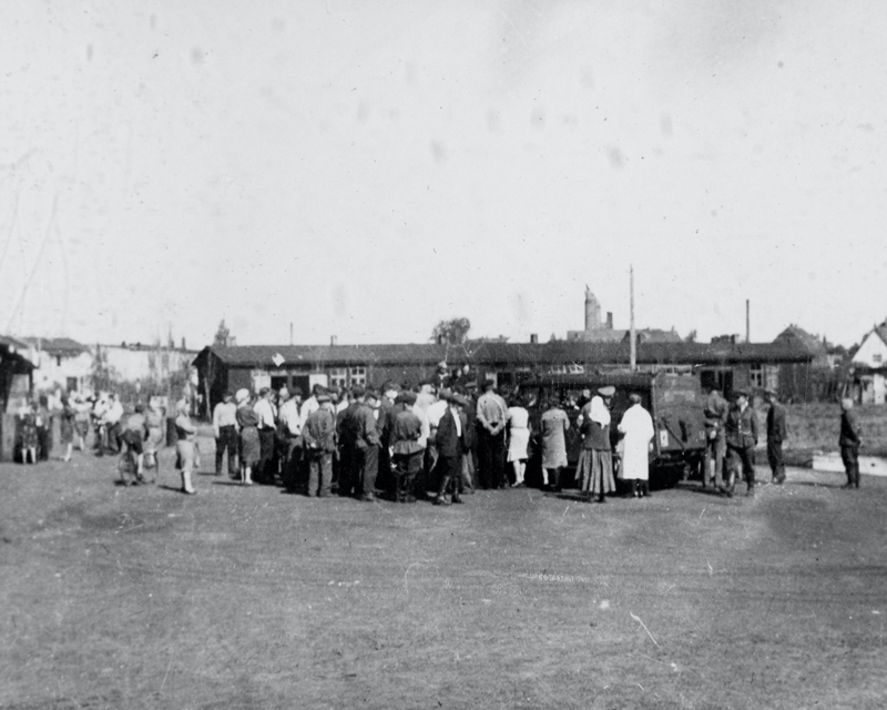 British troops visiting the Soviet DPs camp at Elmshorn, 1945
