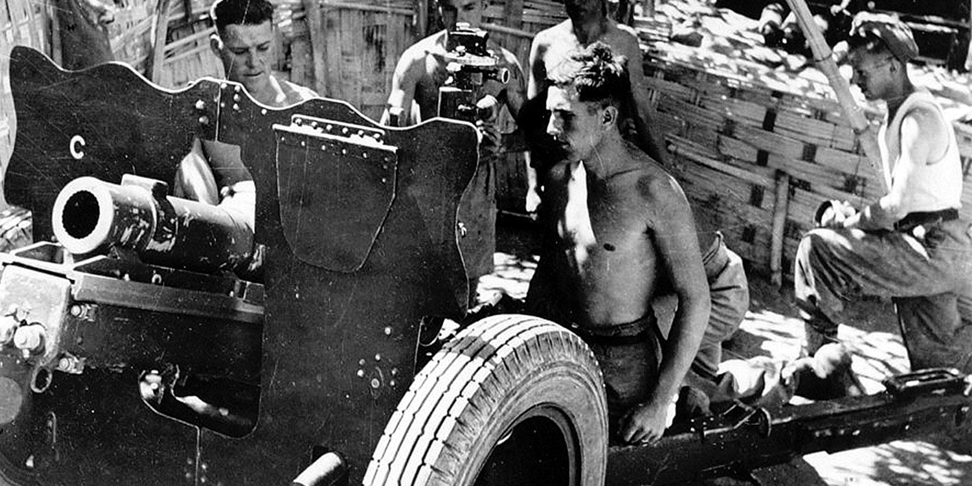 Royal Artillery gun detachment preparing to fire a 3.7 in howitzer during the Battle of the Ngakyedauk Pass, Arakan, February 1944
