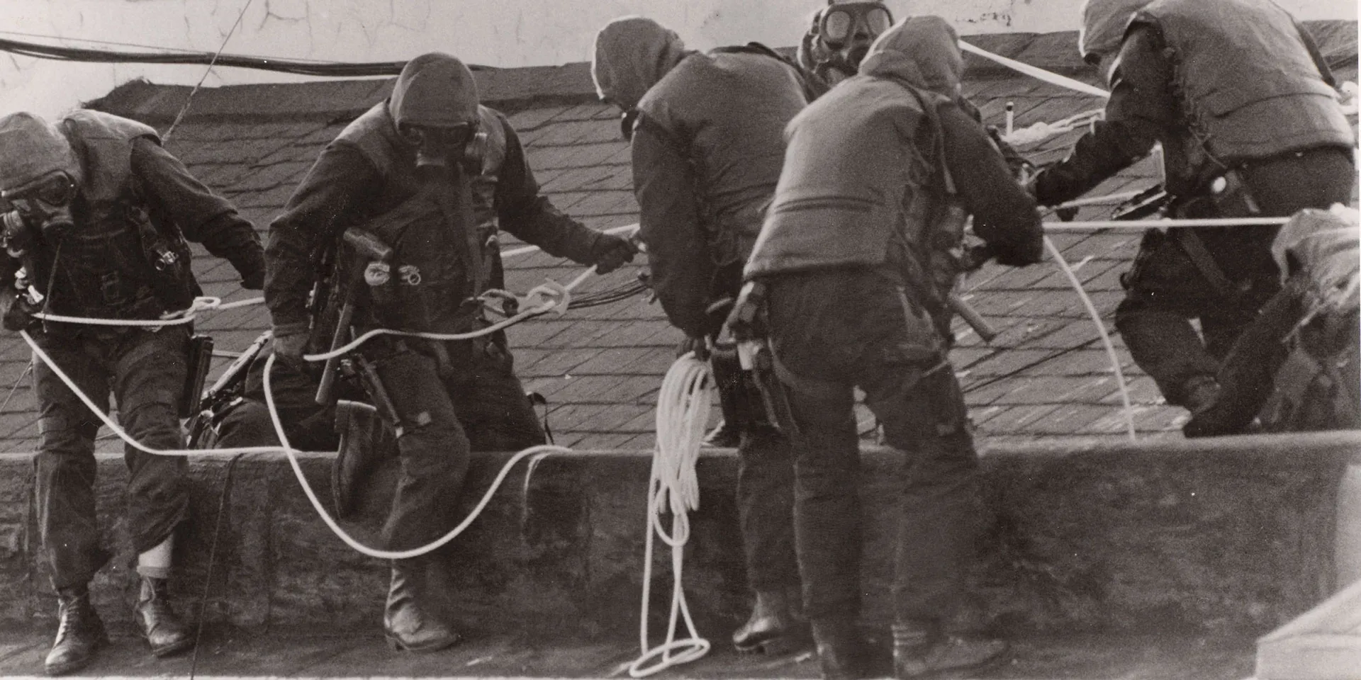 Special Air Service troops on the roof of the Iranian Embassy, May 1980
