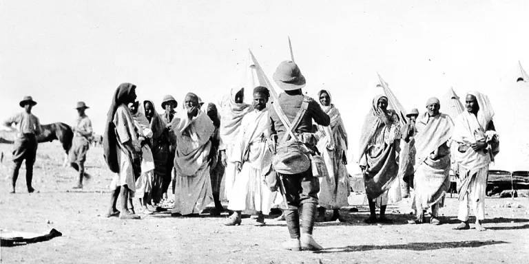 Bedouin prisoners at Mersa Matruh, 1915