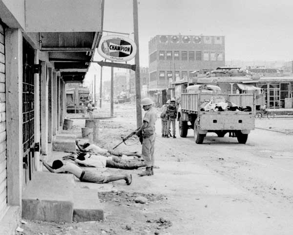 Prisoners under guard, Aden, 1967
