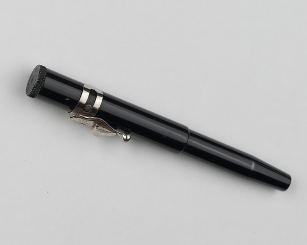 Gun disguised as a pen for use by SOE agents, 1945