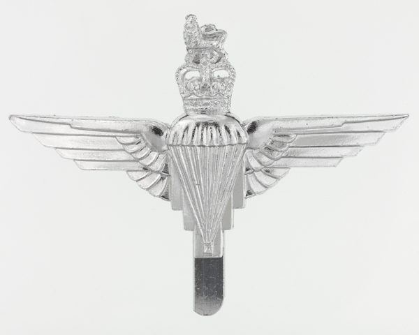 Other ranks cap badge, The Parachute Regiment, 1973