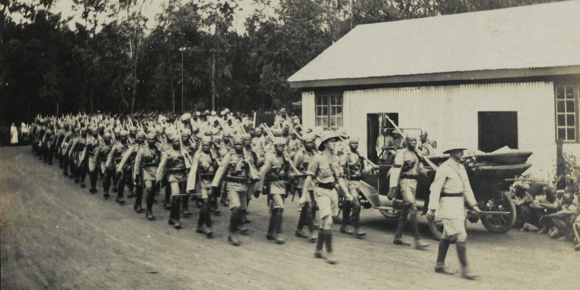 Troops of the 2nd Battalion Kings African Rifles on the march, East Africa, 1916.