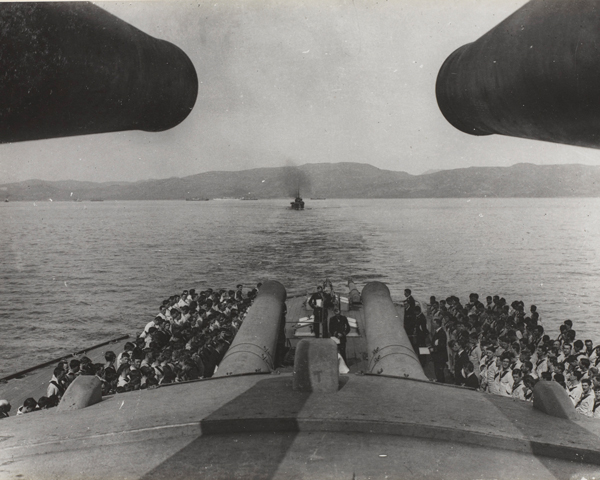 The forward 15-inch guns of HMS 'Queen Elizabeth' with the Gallipoli peninsula in the distance, 1915 