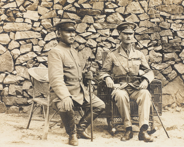 General Kamio Mitsuomi and Major-General Barnardiston, September 1914