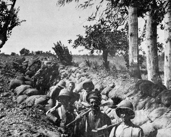 Soldiers dug in at Chocolate Hill, Suvla Bay, Gallipoli, 1915