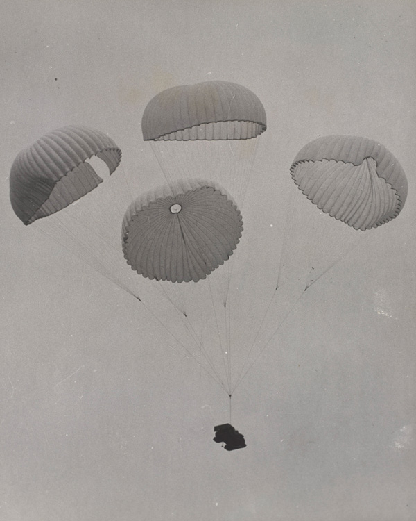 Parachute training, 1947