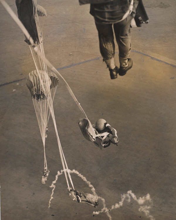 Parachute training, 1947