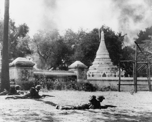 Soldiers take cover during the battle for Meiktila, March 1945 