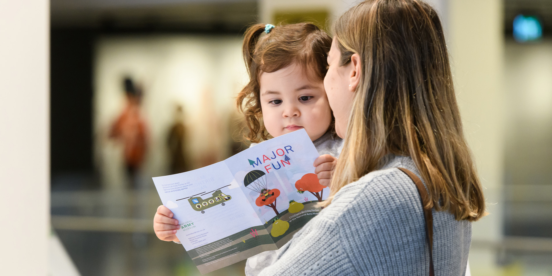 Mother and toddler at the National Army Museum