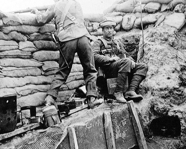 Soldiers of the South Staffordshire Regiment at the front, 1915