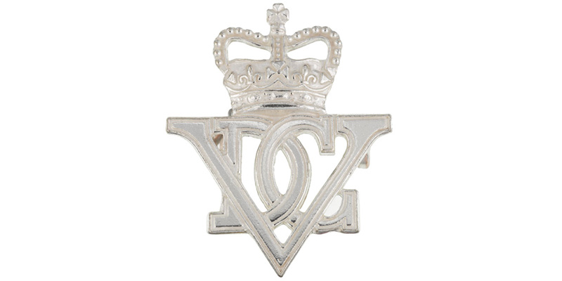 Officer’s cap badge, 5th Royal Inniskilling Dragoon Guards, c1960