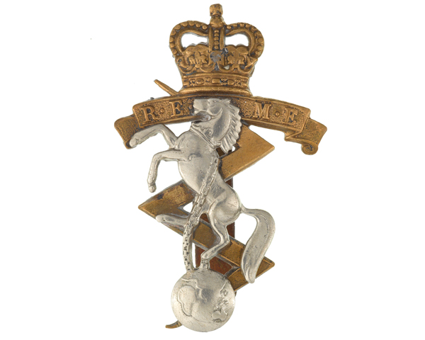 Cap badge, Royal Electrical and Mechanical Engineers, c1954