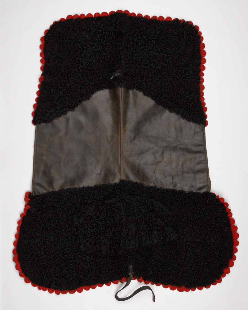 Lambskin flounce, 1st (Royal) Dragoons, c1901