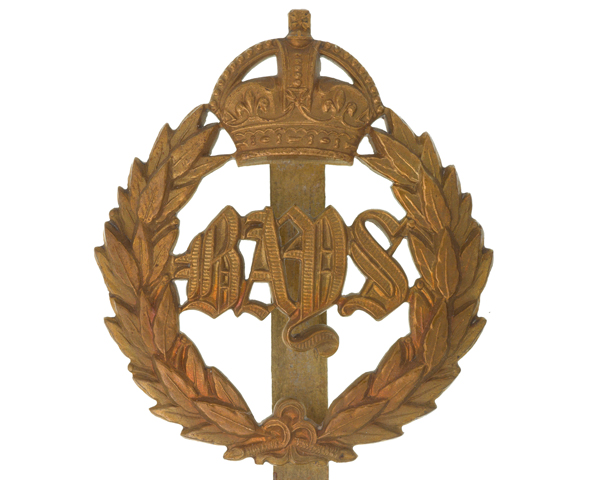 Other ranks' cap badge, The Queen’s Bays (2nd Dragoon Guards), c1920