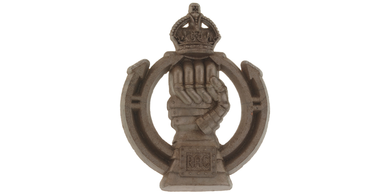 Cap badge, Royal Armoured Corps, 1942