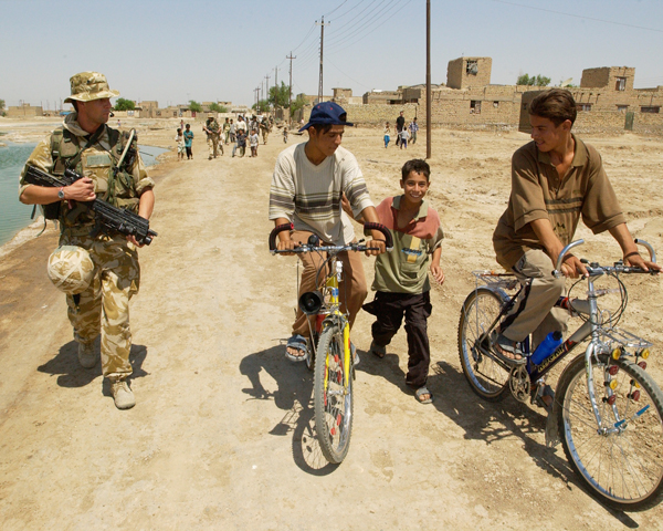 The Princess of Wales's Royal Regiment patrol Jadeed al-Muallamin, July 2004