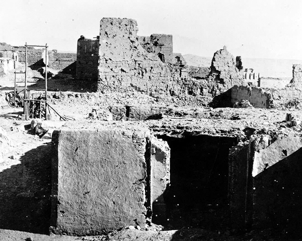 The gallows erected by Roberts in the Residency's ruins, 1879