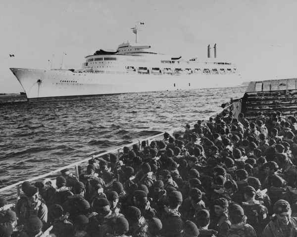 40 Commando leaving the ‘Canberra’ for training on Ascension Island, April 1982