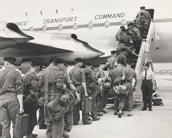 Men of the Duke of Wellington’s Regiment emplaning at Lyneham for Kenya, 7 July 1961