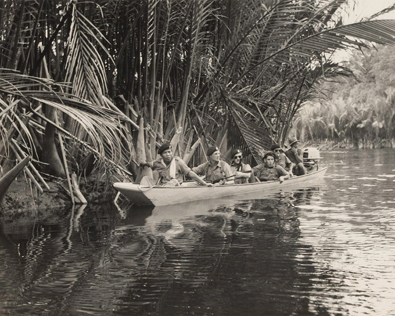 1st Green Jackets patrolling the river near Bekenu in Brunei, December 1962