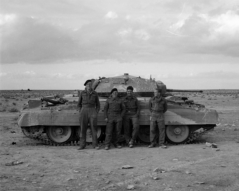 Major George Geoffrey Lightly Willis and his Crusader crew, c1941 