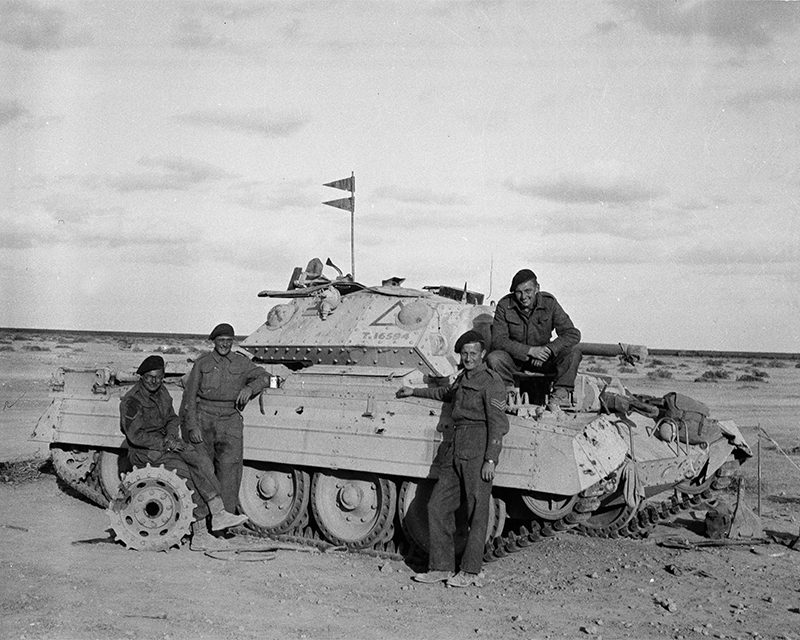 Crusader tank and crew, 3rd County of London Yeomanry (Sharpshooters), Libya, 1941