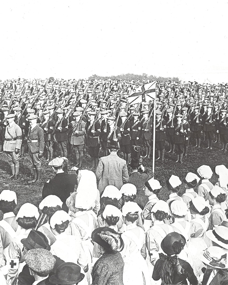 Ulster Volunteers and nurses, 1914