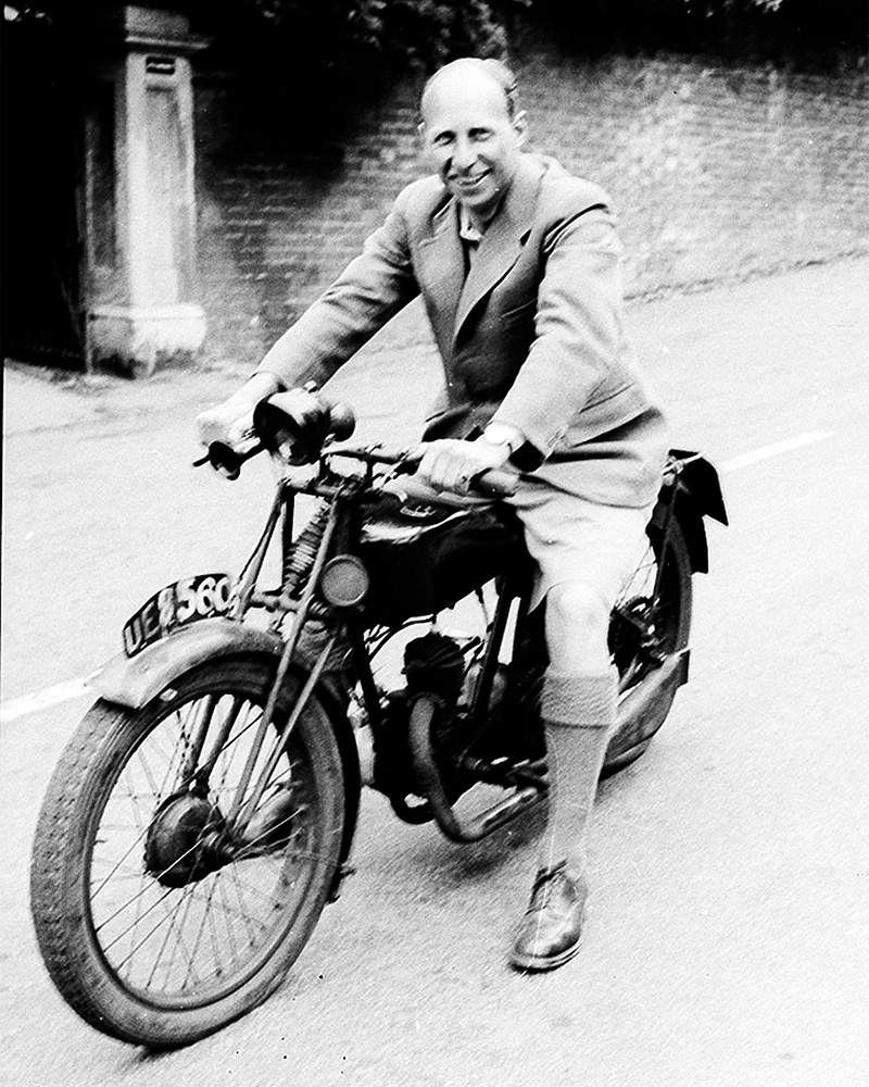 Captain Gavin ‘Dangerous Dan' Carew’, 3rd County of London Yeomanry (Sharpshooters), Westbury, Wiltshire, 1941