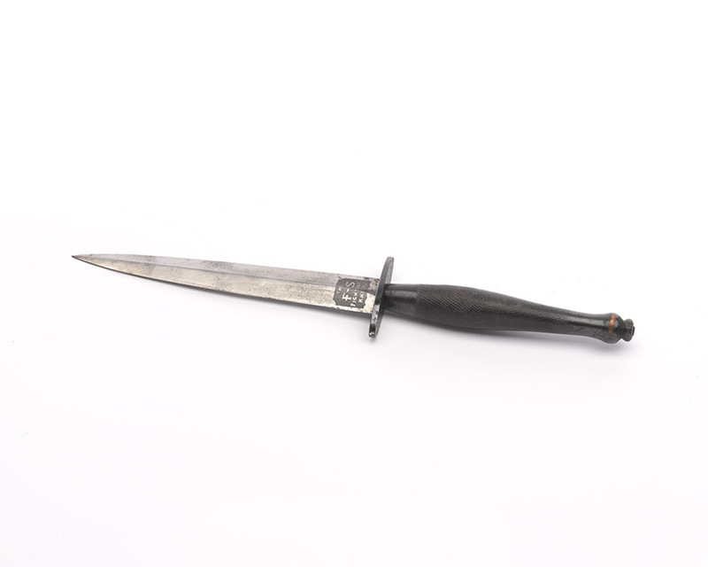 Fairbairn-Sykes fighting knife owned by Major DG Holmes of the Royal Warwickshire Regiment, c1942 