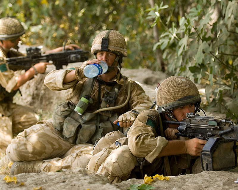 British soldiers from B Company, 3 Para, take up fire-positions near Musa Qala, 6 August 2006