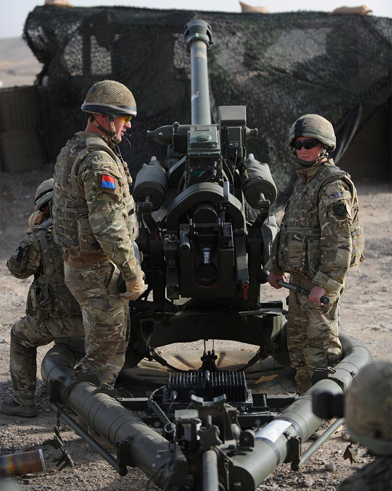 L118 105mm light gun crew, 7th Para Regiment RHA, near Gereshk, Afghanistan, 2011