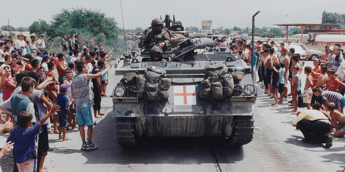 Troops advancing towards the border of Kosovo, 1999