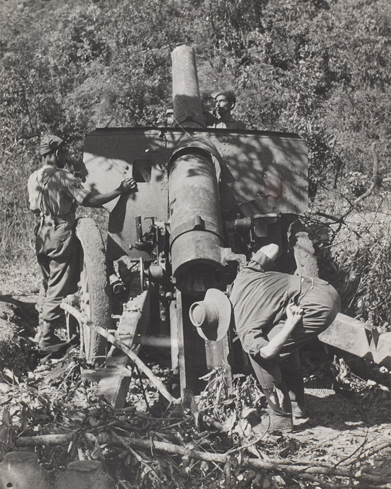 Abandoned Japanese gun on the Tiddim Road near Imphal, 1944