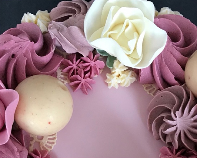 Carolyn Davis Bespoke Cakes logo