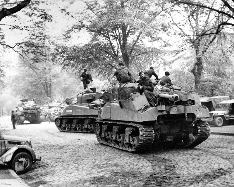 ‘B’ Squadron 3rd/4th County of London Yeomanry (Sharpshooters) moving from Hamburg to Pinnenburg, 9 May 1945