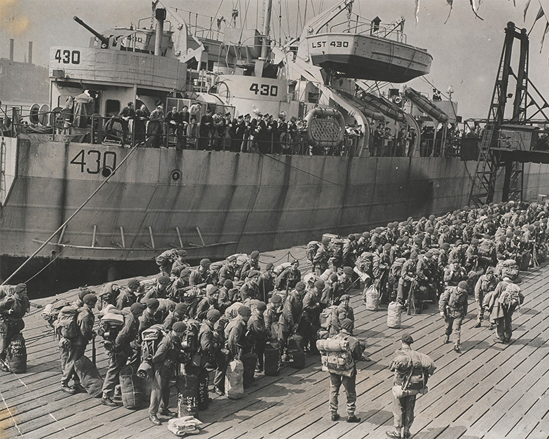 No 3 Commando disembarking at Tilbury Docks, June 1945