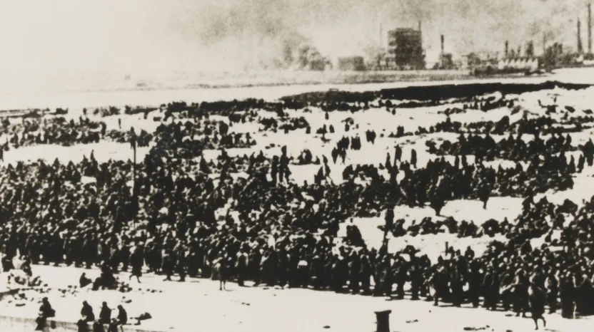 Awaiting evacuation, Dunkirk, 1940