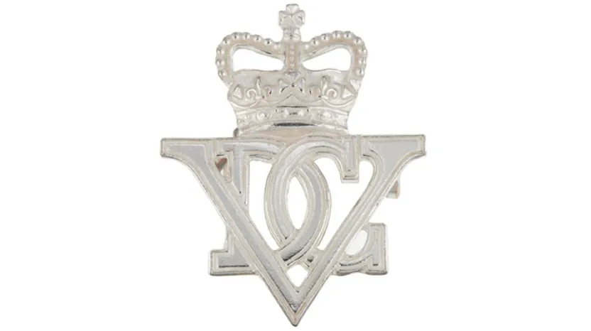 Officer’s cap badge, 5th Royal Inniskilling Dragoon Guards, c1960
