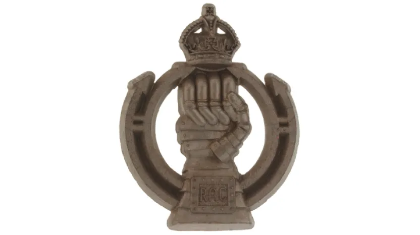 Cap badge, Royal Armoured Corps, 1942