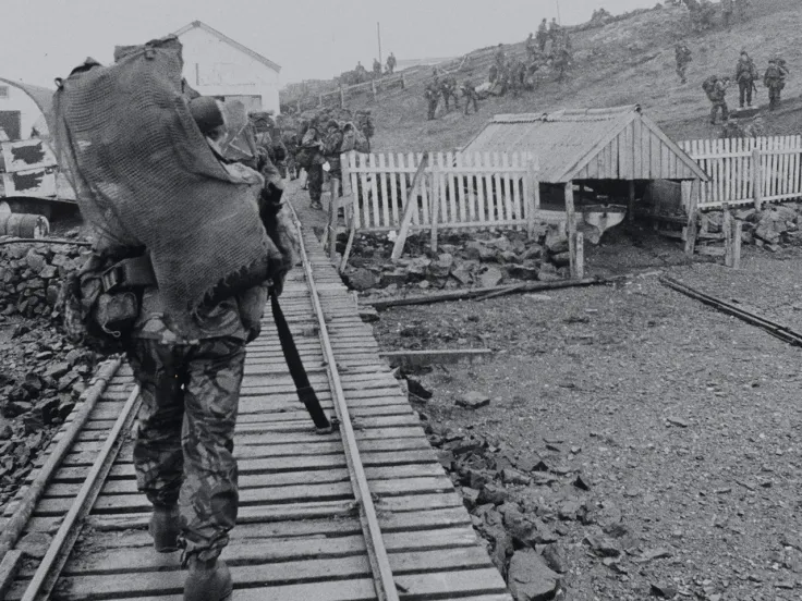 5th Infantry Brigade disembarking at San Carlos, Falkland Islands, 1982