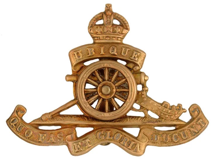 Cap badge of the Royal Artillery, c1903