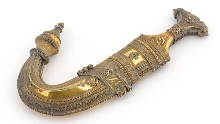 Lawrence of Arabia's dagger, robes and kaffiyah saved for the nation