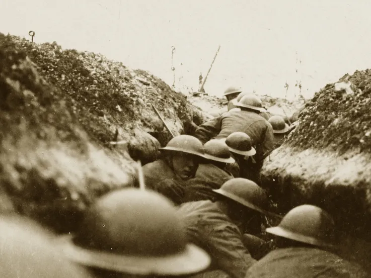 A raiding party in a trench, 1916