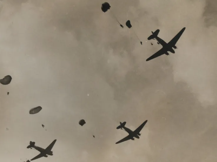 Dropping parachutists and supplies, Arnhem, September 1944