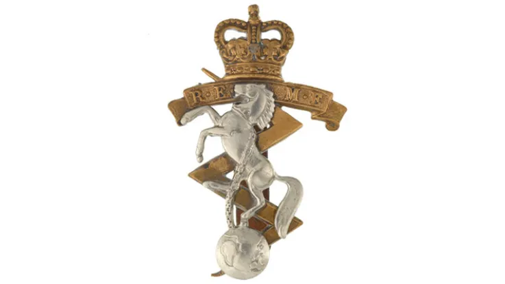 Cap badge, Royal Electrical and Mechanical Engineers, c1954